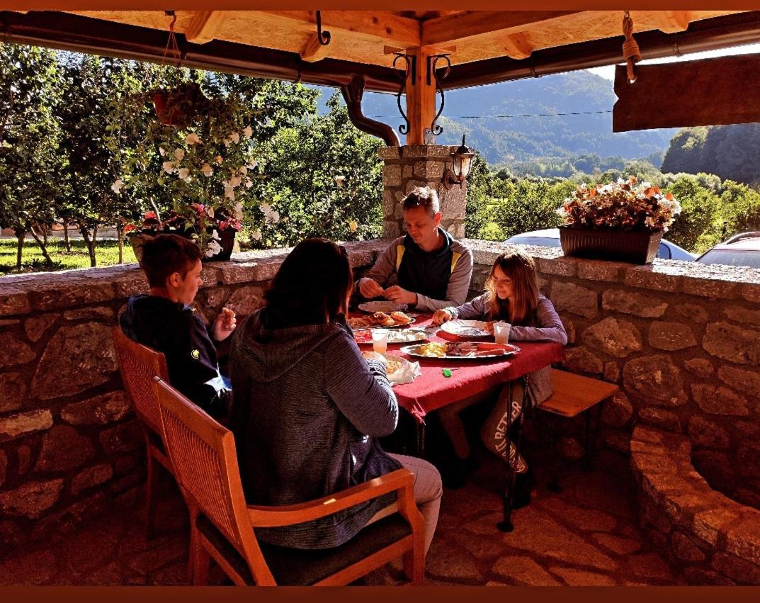 Holiday Bungalows & Food Plav Exterior foto